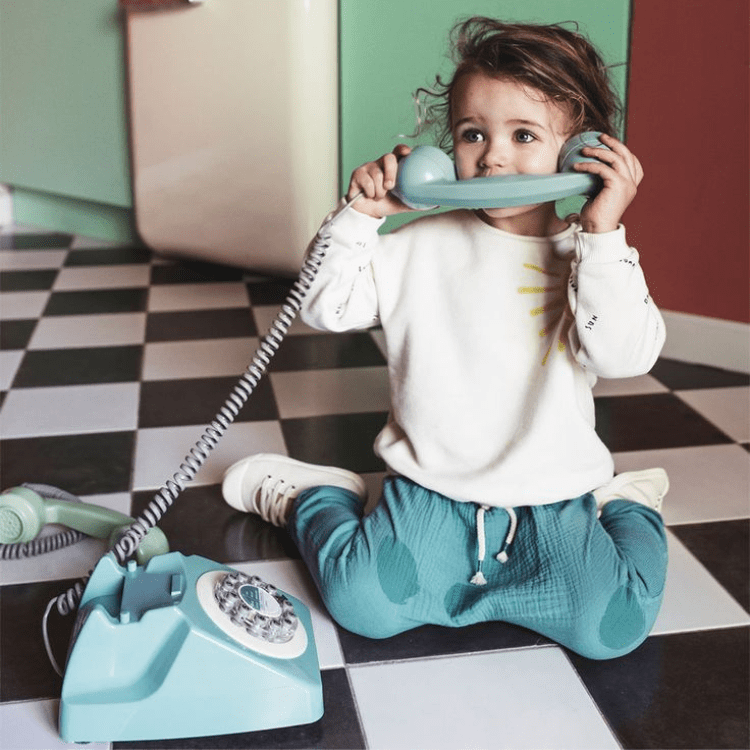 Vivre loin : le dossier spécial pour garder le lien avec vos Petits-Enfants à distance.