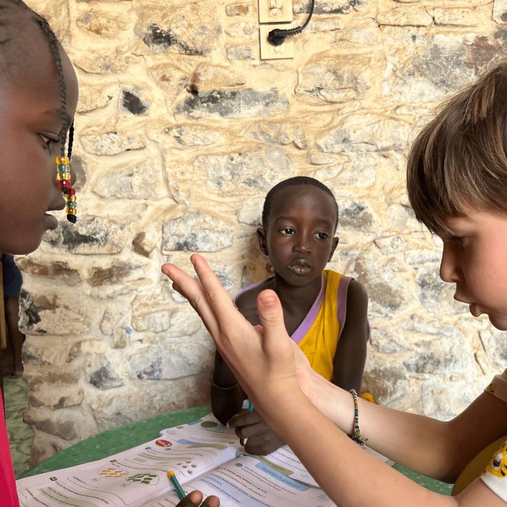 L’éducation pour tous : 3 actions solidaires à faire avec vos Petits-Enfants