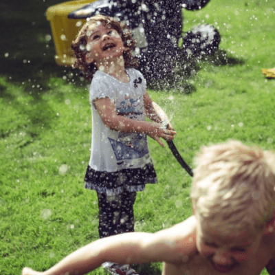 7 idées fraîches pour vaincre la canicule avec vos Petits-Enfants